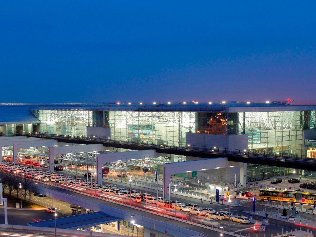 15 best airports in the world” https://t.co/ttU3WrQa9L None are in the US? https://t.co/AORrRqMcQz
